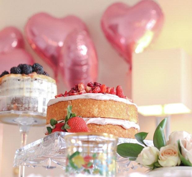 strawberry-cake-with-balloons